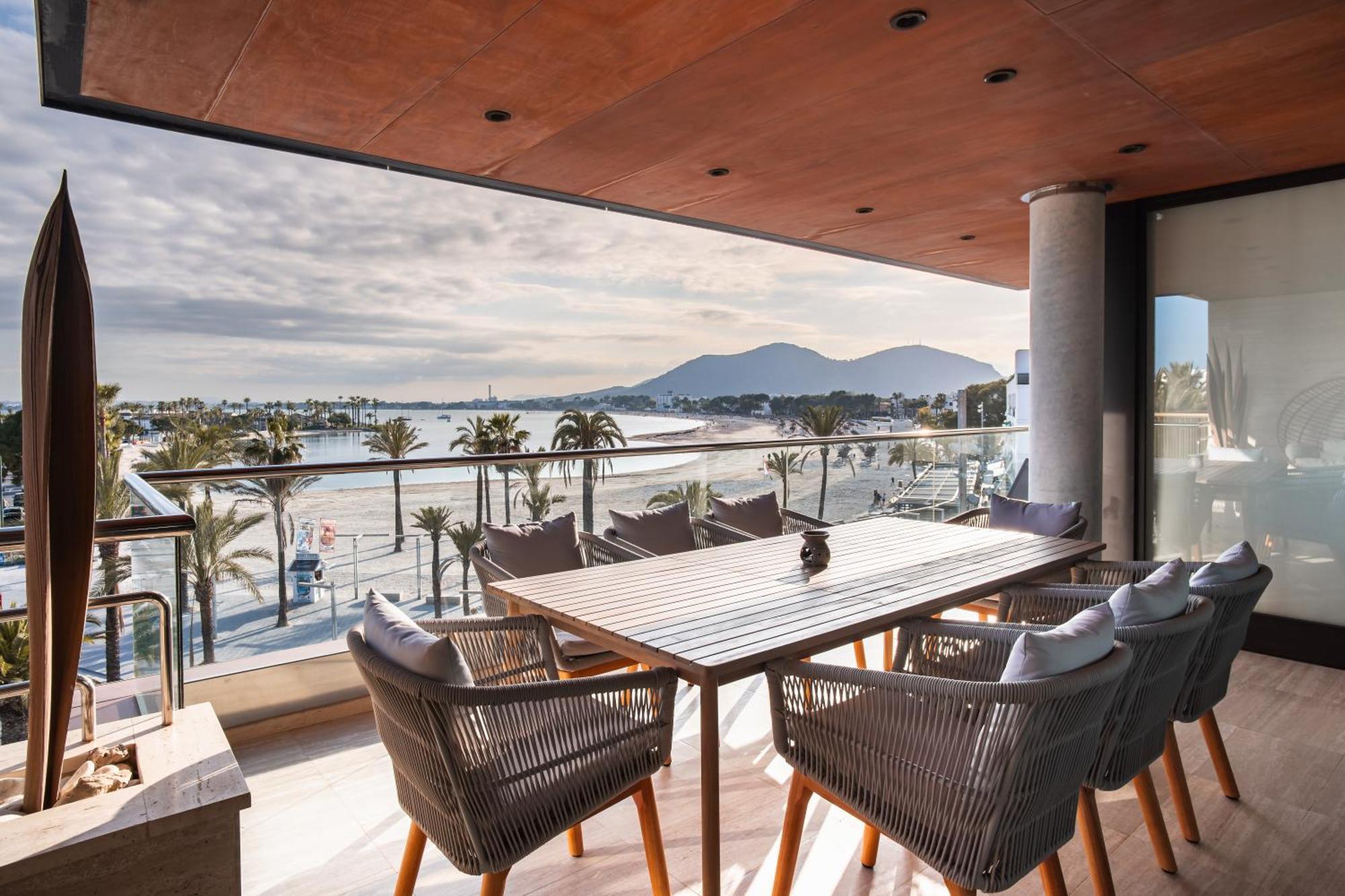 Luxury Sea View Apartment In Puerto De Alcudia Luaran gambar